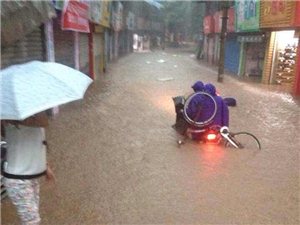 广安遭暴雨袭击成海，小编邀您去华蓥洗澡武胜钓鱼岳池划船邻水漂流